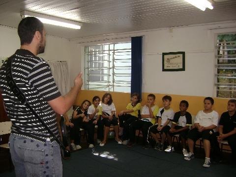 Unidade Oswaldo Cruz recebe Guitarrista