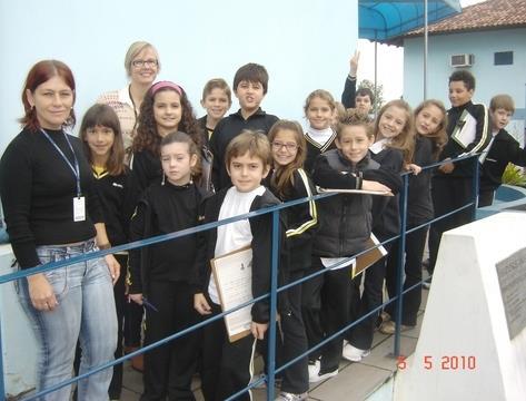 Estudantes da 4ª série A do Pindorama visitam a COMUSA