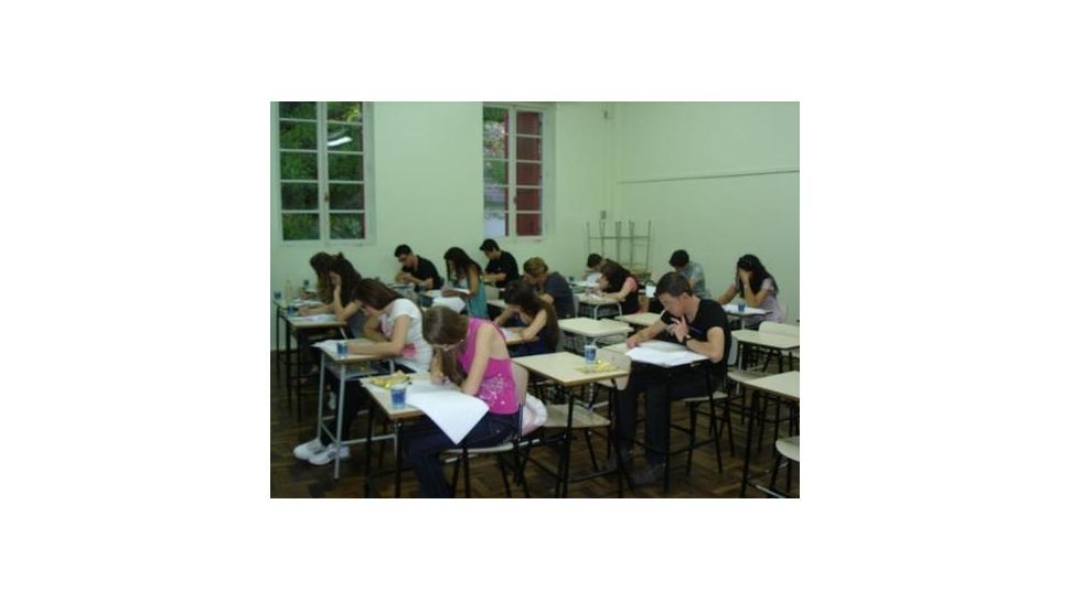 Faculdade IENH realiza Vestibular