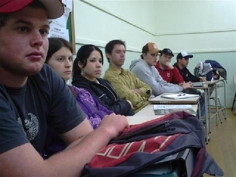 Turma LN2B assiste palestra sobre Liderança