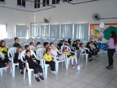 Alunos do Nível 5 da Educação Infantil fazem estudos sobre a água