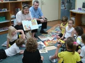Alunos da Educação Infantil do Pindorama recebem visita de pais de aluna