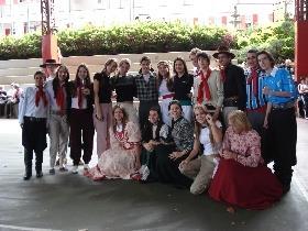 Alunos da IENH, Unidade Fundação Evangélica demonstram amor pelas tradições gaúchas