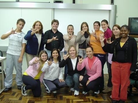 Alunos do Curso Normal participam de Oficina de Libras