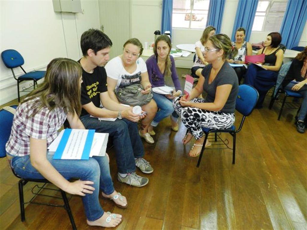 Curso sobre Educação Bilíngue para Professores da IENH