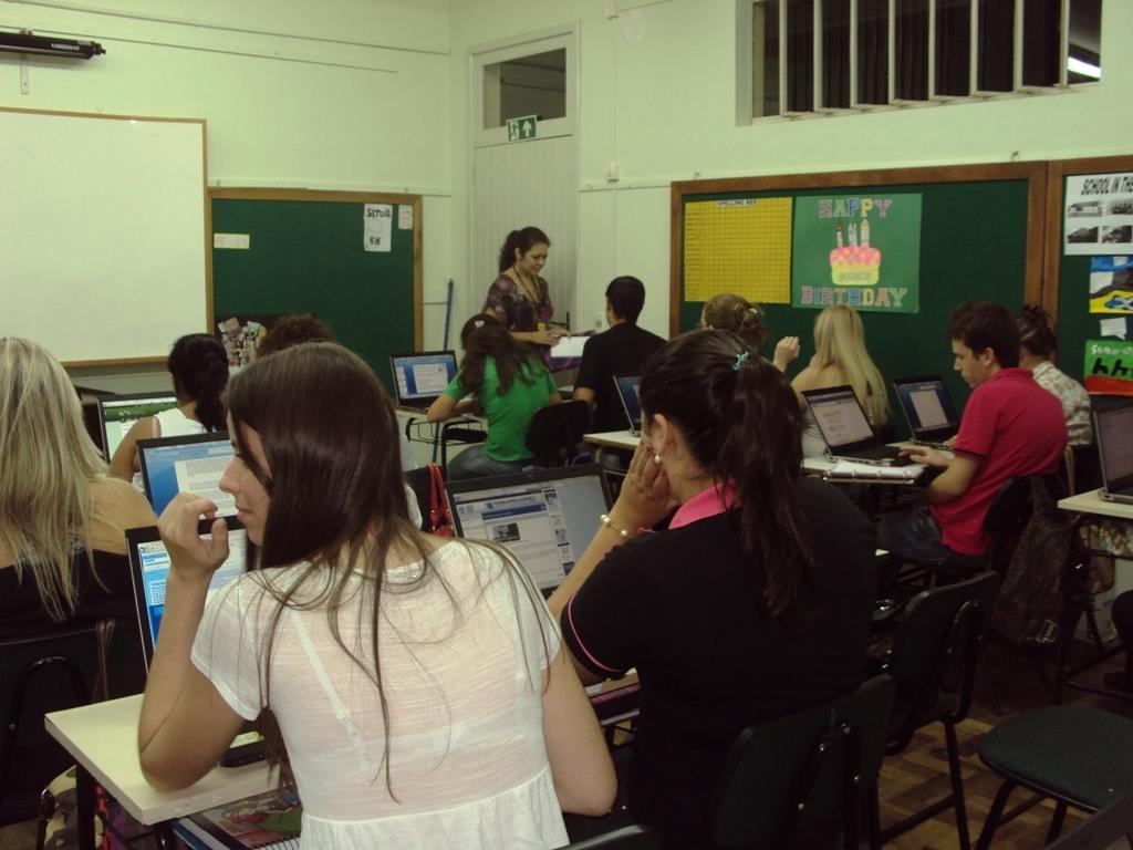 Aquisição de Laboratório Móvel de Informática na Unidade Oswaldo Cruz Aquisição de Laboratório Móvel de Informática na Unidade Oswaldo Cruz