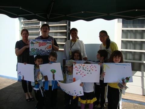 Alunos aprendem a criar mosaicos