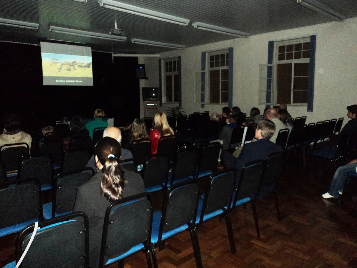 Noite de cinema na IENH Idiomas