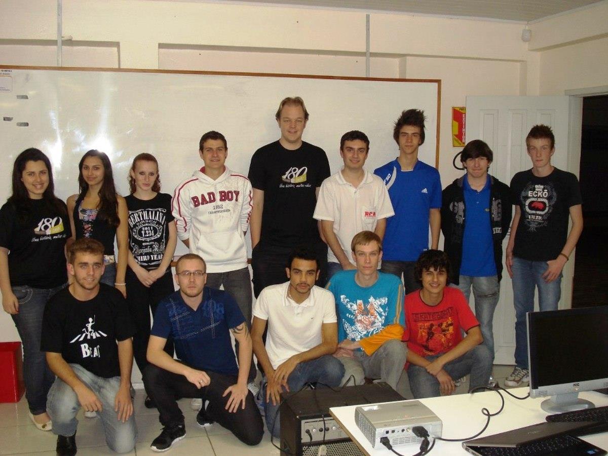 Palestra sobre Tecnologias para desenvolvimento em Android e IOS Palestra sobre Tecnologias para desenvolvimento em Android e IOS