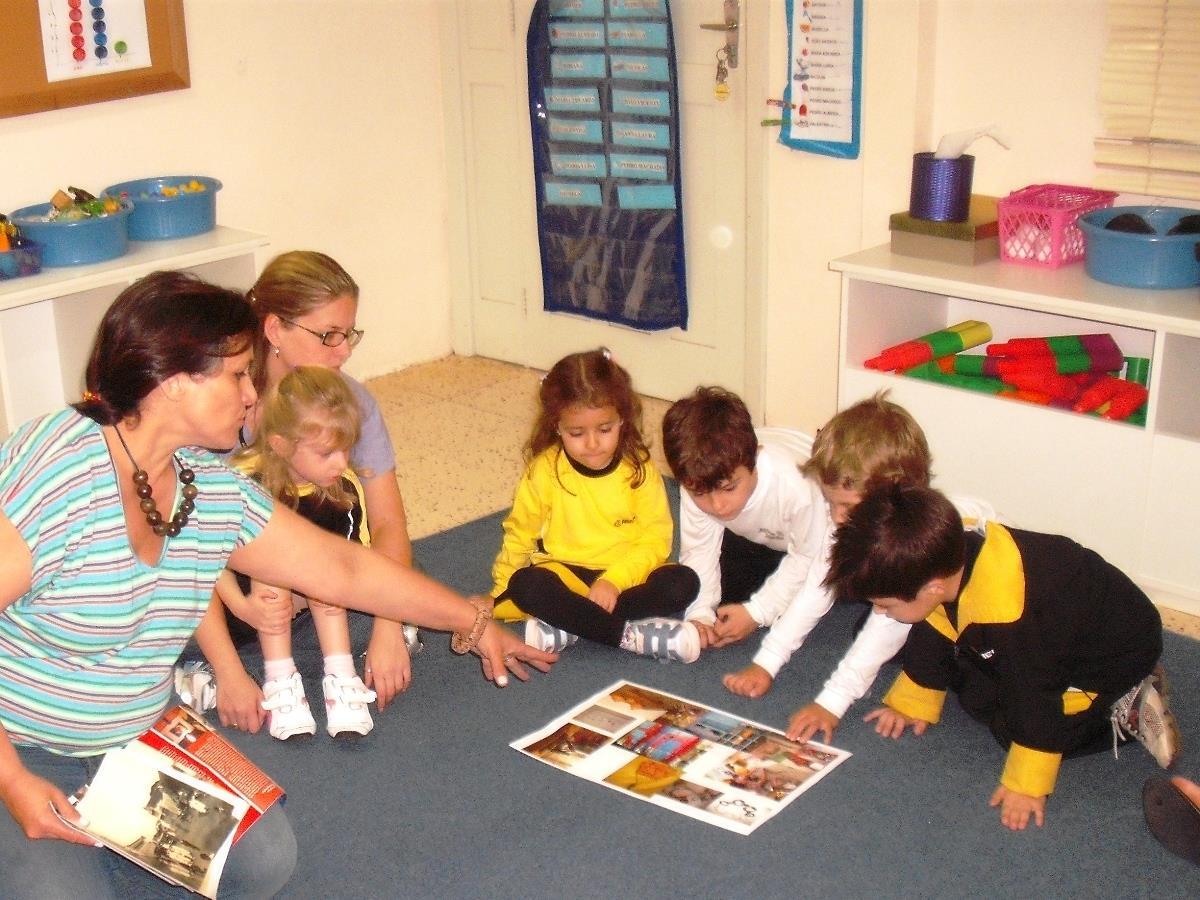 Artista desenvolve atividade com estudantes para o Projeto Humanizarte