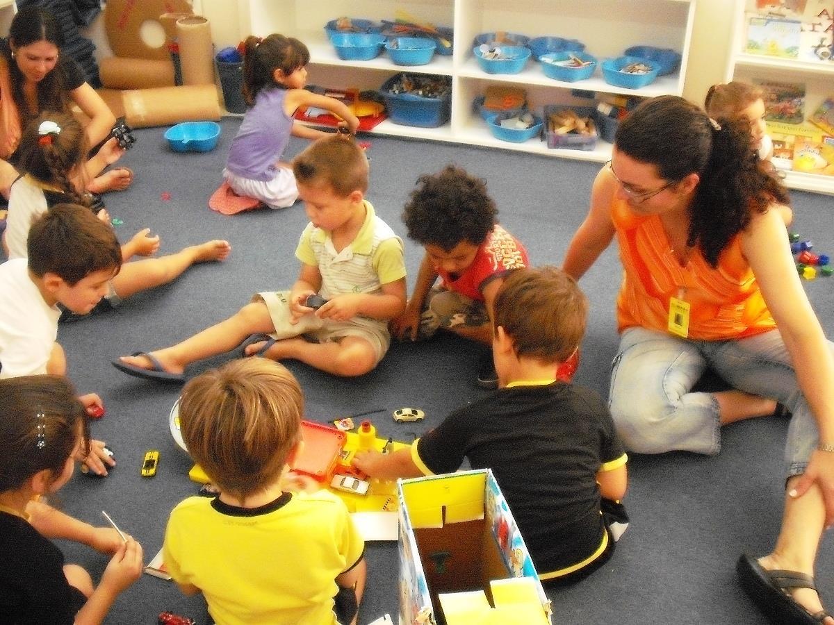 Doação de brinquedos para a EMEI Cinderela