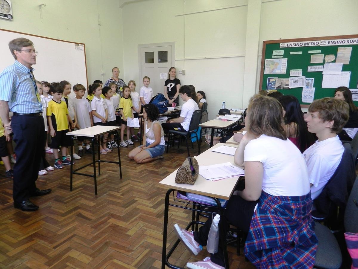 Formandos do Ensino Médio da IENH recebem homenagens