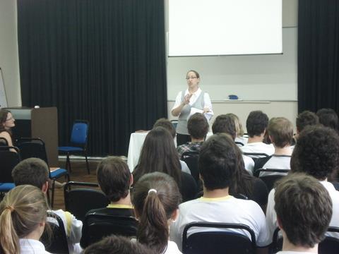 IENH recebe visita de recrutadora da Universidade de Wartburg