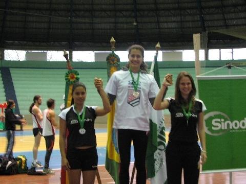 Equipe de Atletismo da IENH participa do 1º Campeonato Estadual Indoor