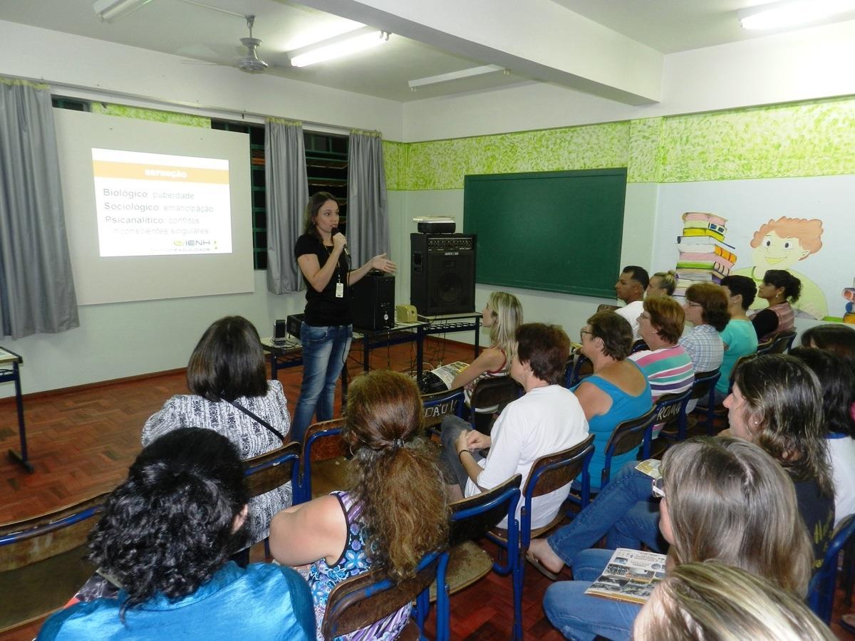 Palestra gratuita aborda o tema “Adolescente difícil” Palestra gratuita aborda o tema “Adolescente difícil”