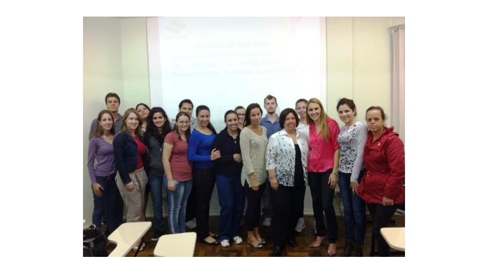 Acadêmicos participam de palestra sobre Depressão Pós-Parto