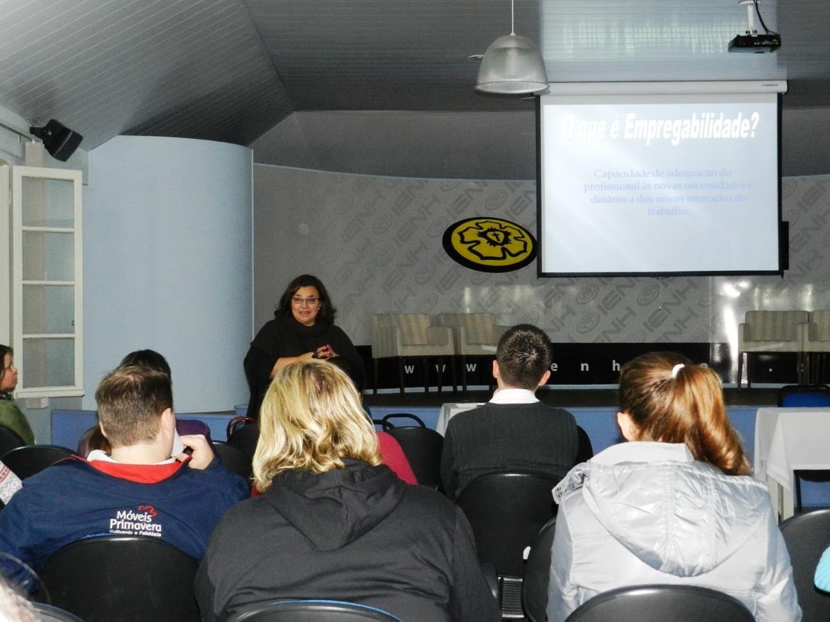 2º Fórum e Trends de Administração e Marketing 2º Fórum e Trends de Administração e Marketing