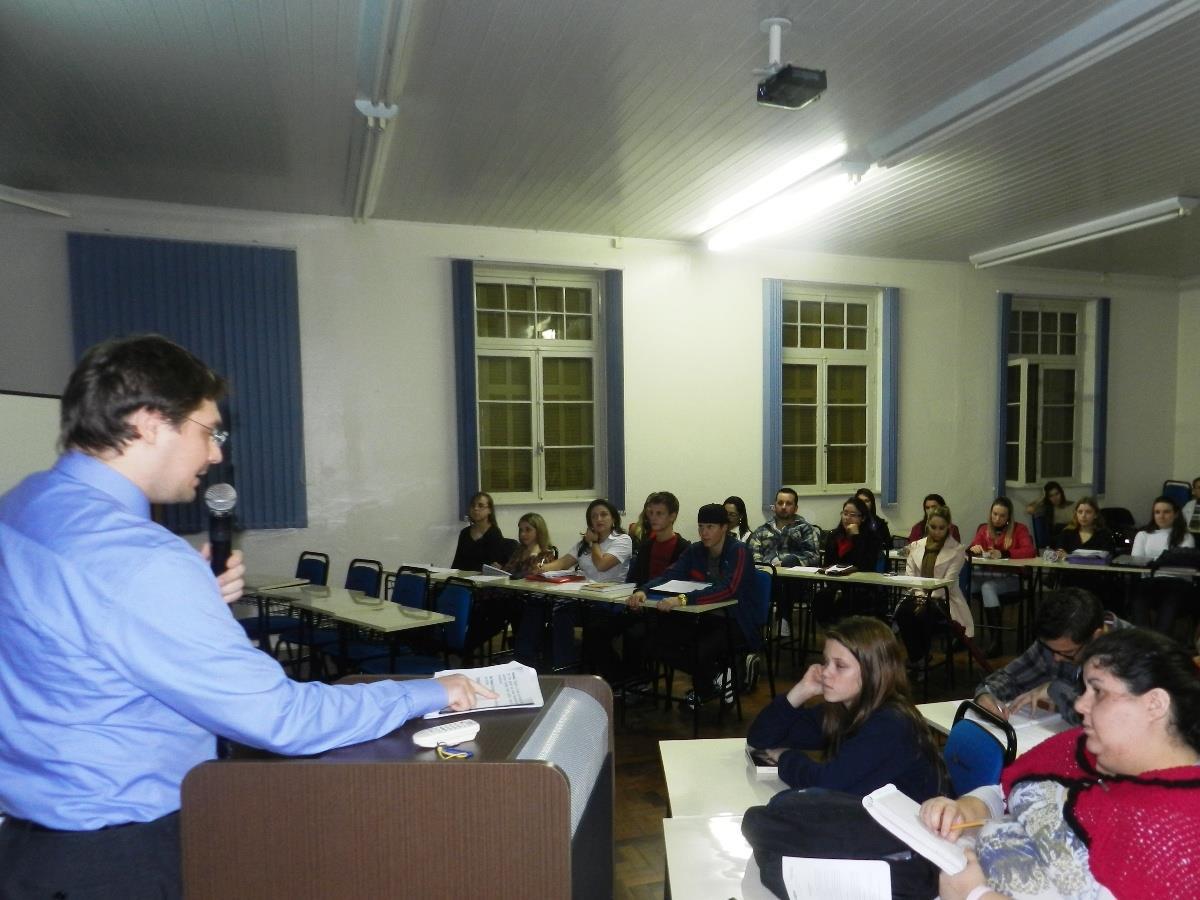 Vice-Presidente da OAB palestra na IENH Vice-Presidente da OAB palestra na IENH