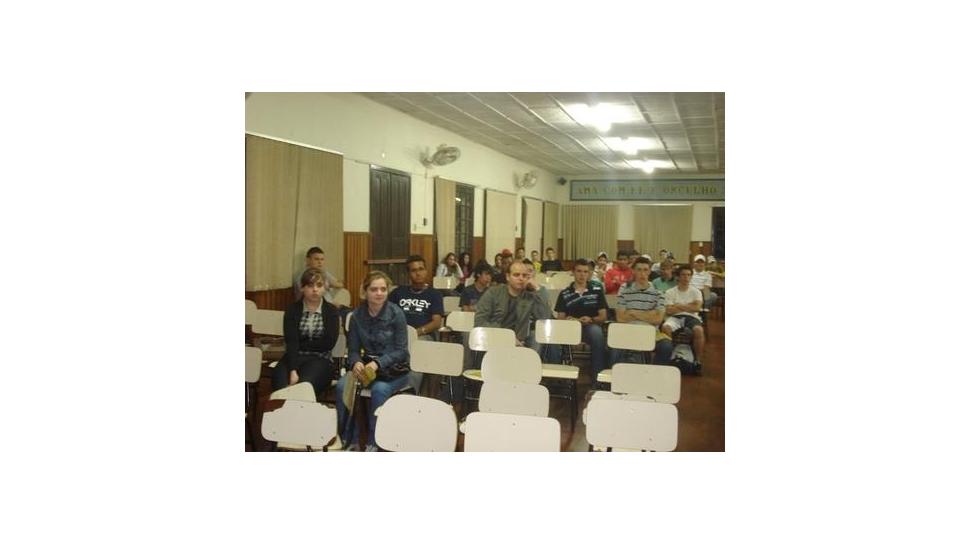 Coordenador da Unidade Igrejinha palestra sobre Orientação Profissional Coordenador da Unidade Igrejinha palestra sobre Orientação Profissional