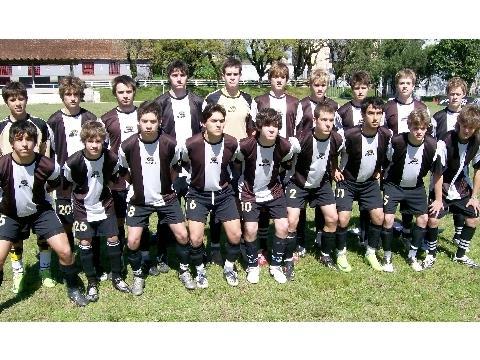 Equipe de futebol de campo juvenil da IENH está classificada para a final da Copa Paquetá