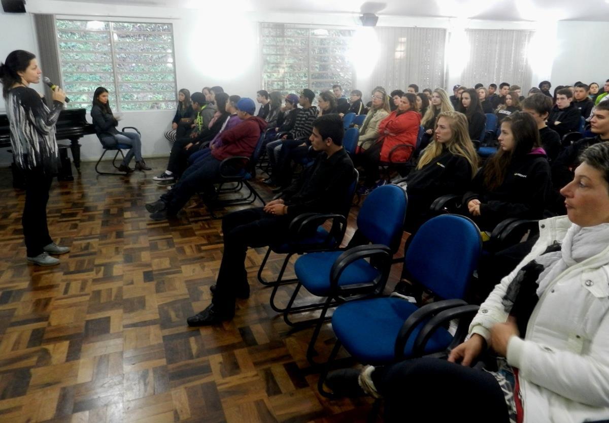 IENH sedia Conferência Livre sobre os direitos da criança e do adolescente