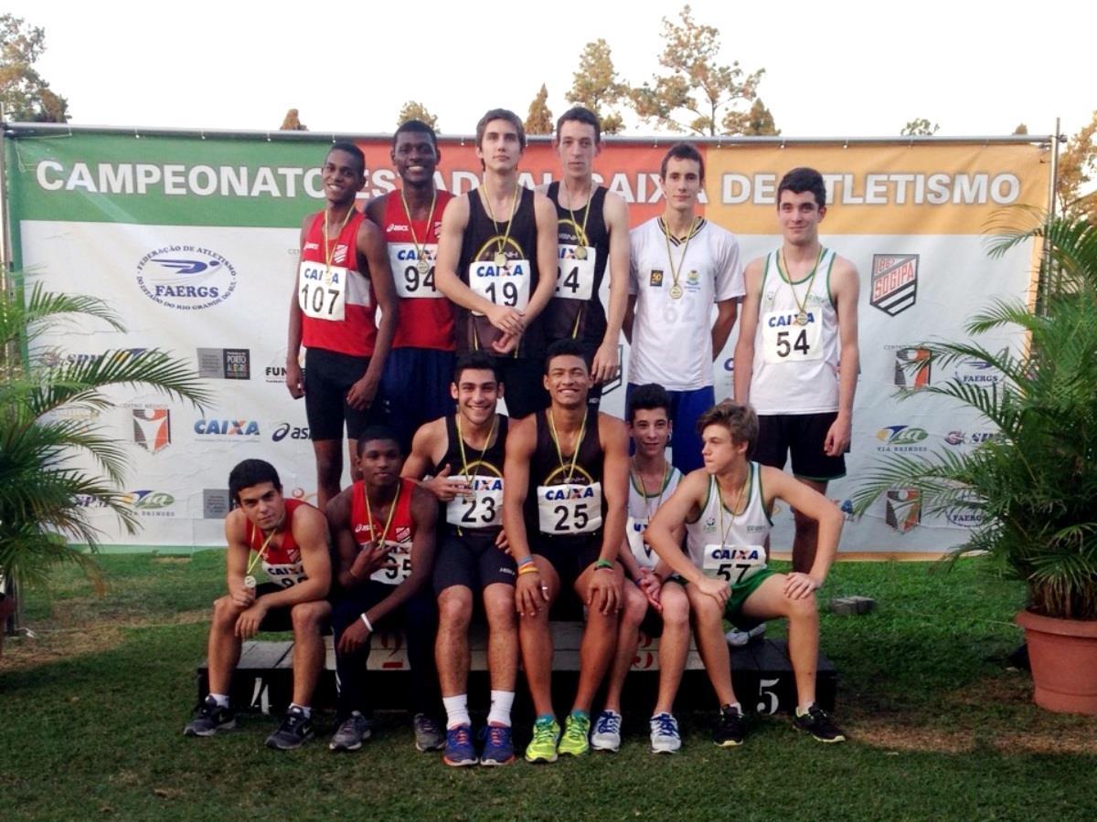 Atletismo da IENH conquista medalhas no Campeonato Estadual Juvenil