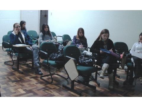 Alunos do Curso Normal assistem palestra sobre Terceiro Setor