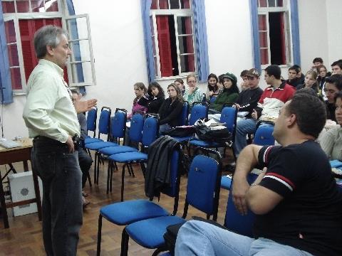 Curso Técnico da IENH promove palestra sobre Dia da Liberdade de Impostos