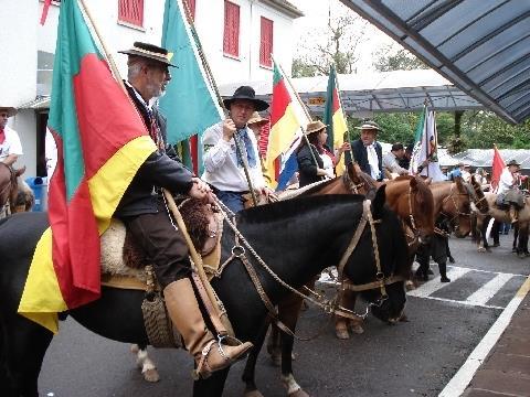 IENH participa da XI Cavalgada das Escolas Particulares