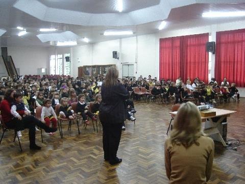 Monitores Ecológicos organizam Hora Cívica sobre o Meio Ambiente