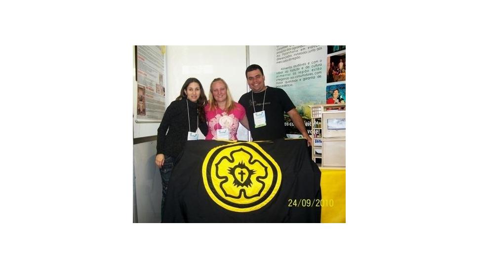 Alunos da IENH na FECITEP Alunos da IENH na FECITEP