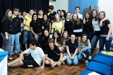 8ª série participa de palestra sobre comunicação