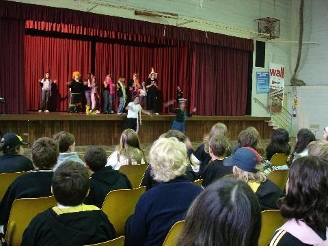 Estudantes das 5ªs séries do Pindorama e Oswaldo Cruz conhecem a Unidade Fundação Evangélica