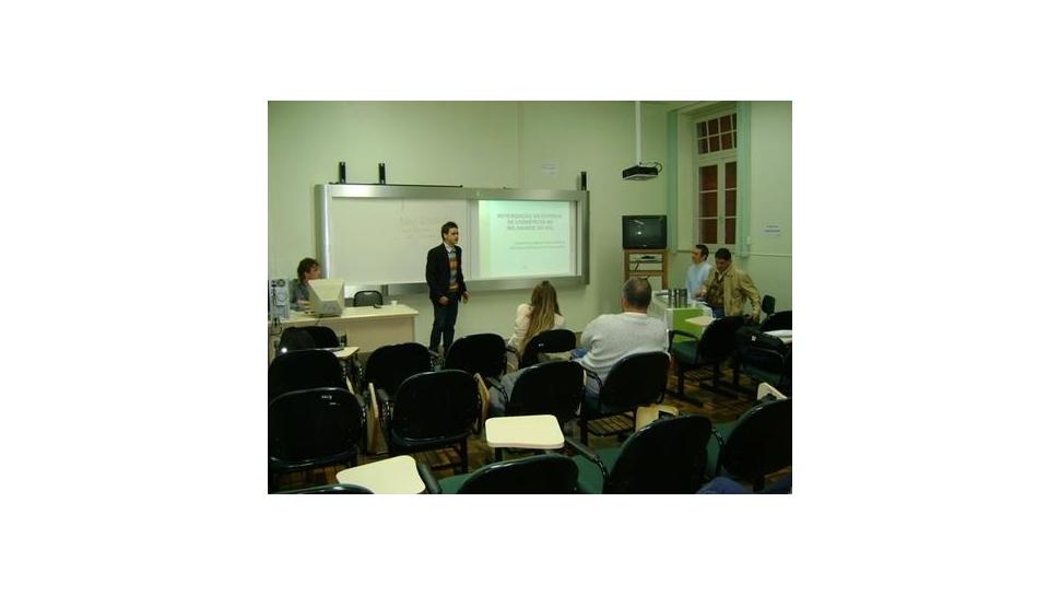 Alunos dos Cursos Técnicos apresentam TCCs Alunos dos Cursos Técnicos apresentam TCCs