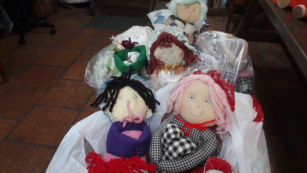 Oficina do Brinquedo da IENH produz mais de 300 brinquedos para doação Oficina do Brinquedo da IENH produz mais de 300 brinquedos para doação