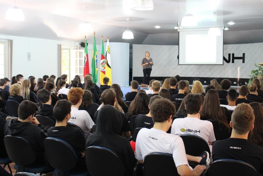 Palestra sobre Conceito Lixo Zero promove momento de conscientização na Unidade Fundação Evangélica