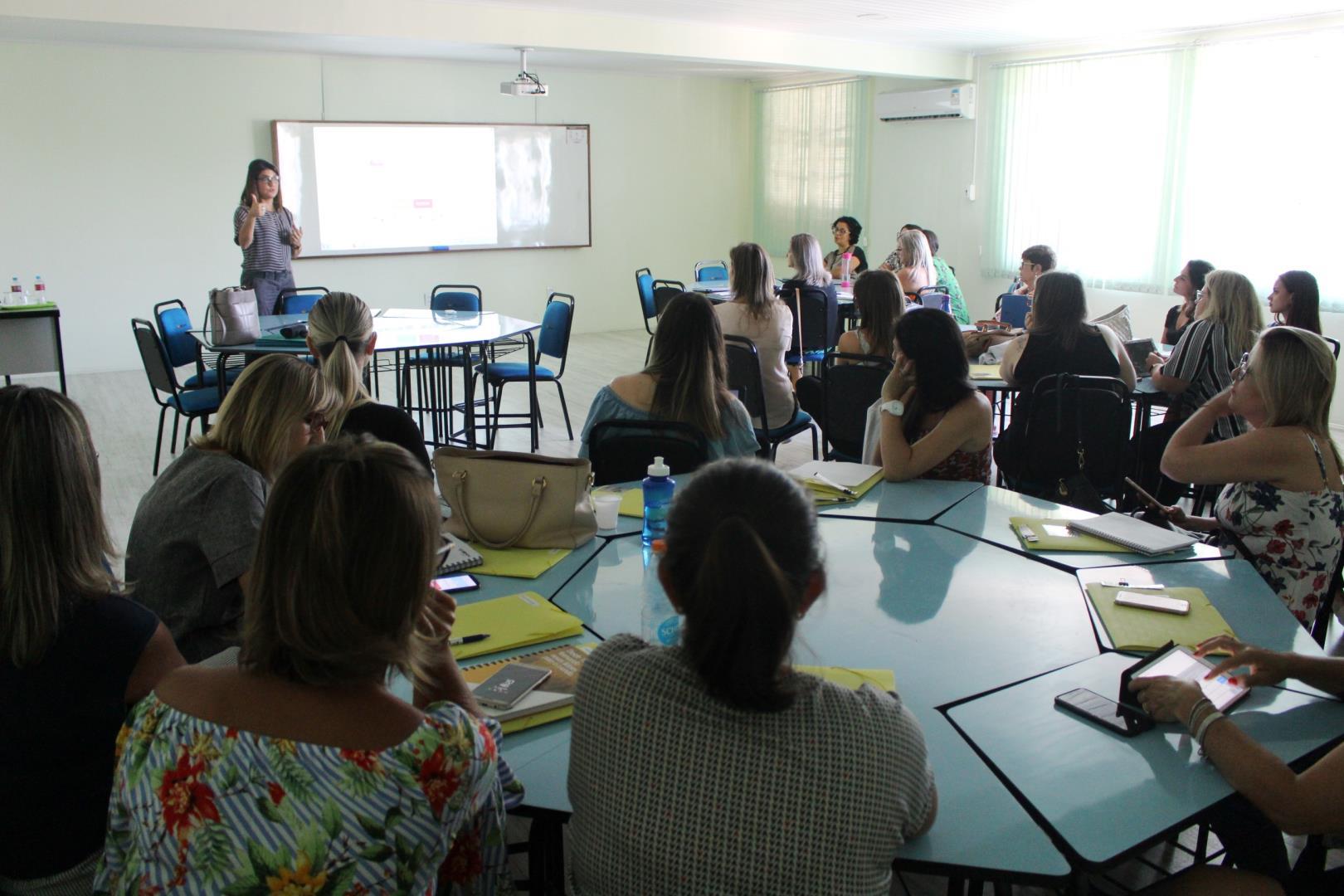 Plataforma Digital de Leitura Elefante Letrado é novidade nas aulas da IENH