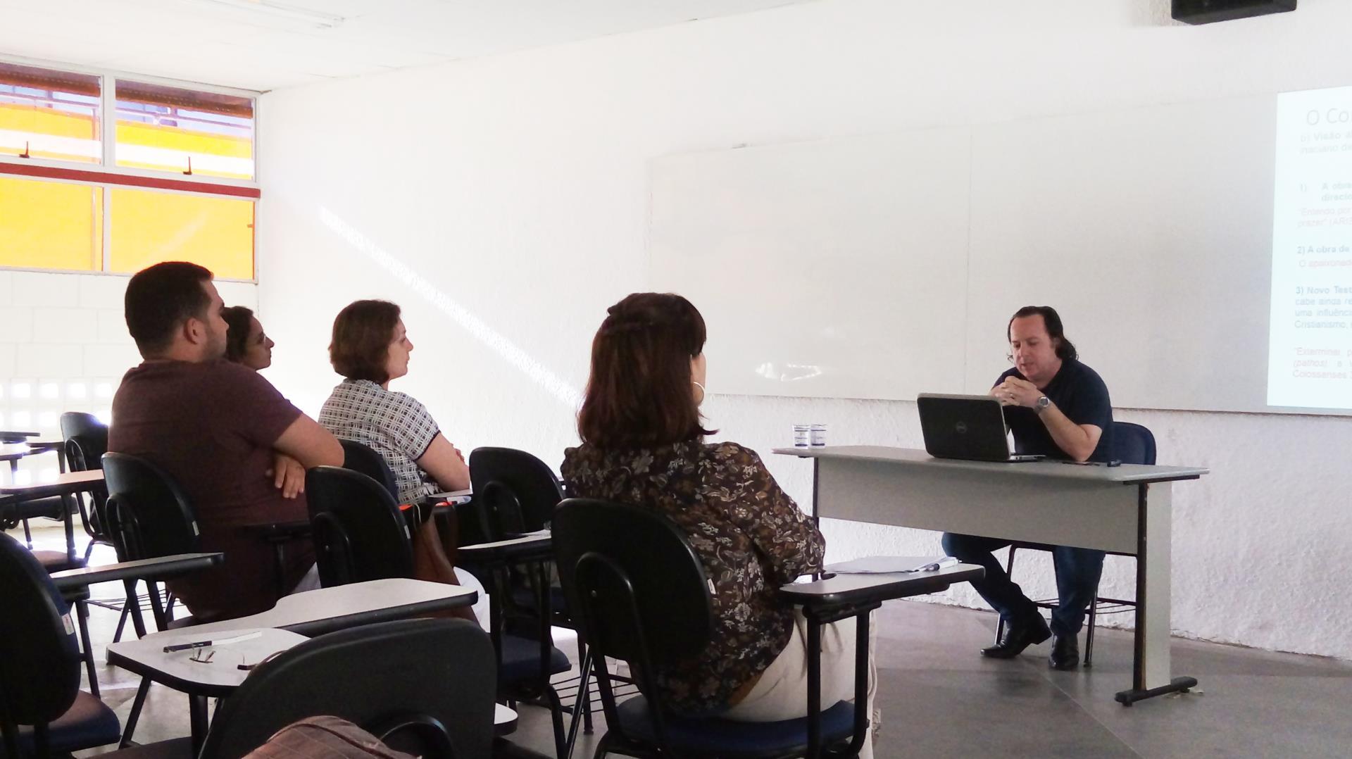 Professor da IENH participa do VI Encontro Internacional de História Colonial