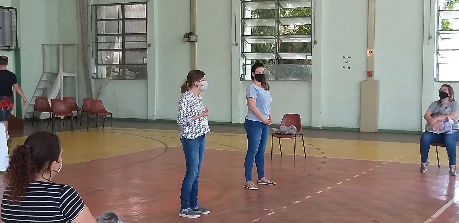 Professores participam de momento de acolhimento para retorno das atividades presenciais Professores participam de momento de acolhimento para retorno das atividades presenciais