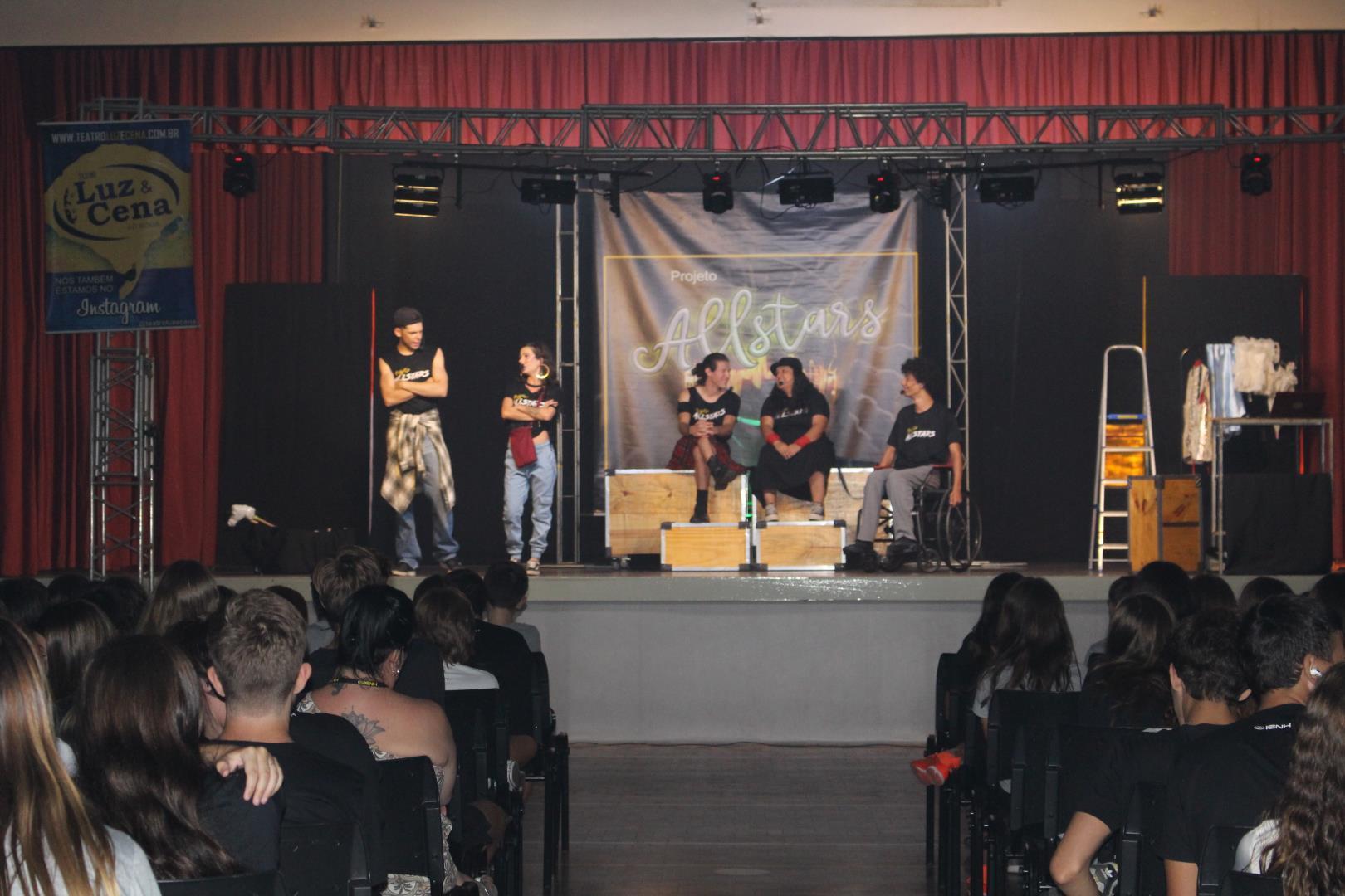 Programação de volta às aulas contou com teatro musical