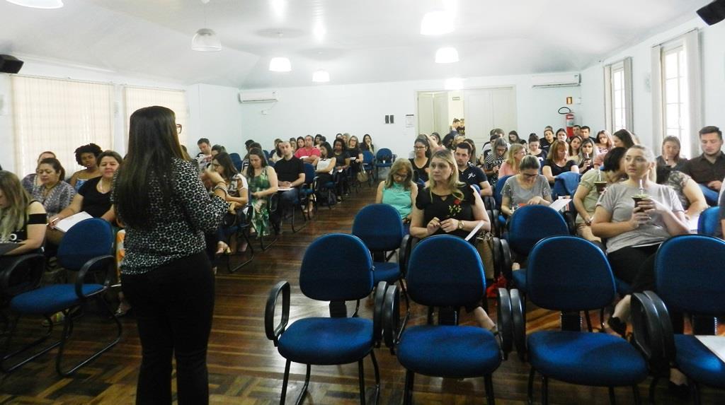 Resolução de conflitos no contexto escolar é tema curso organizado por acadêmicas da Faculdade IENH