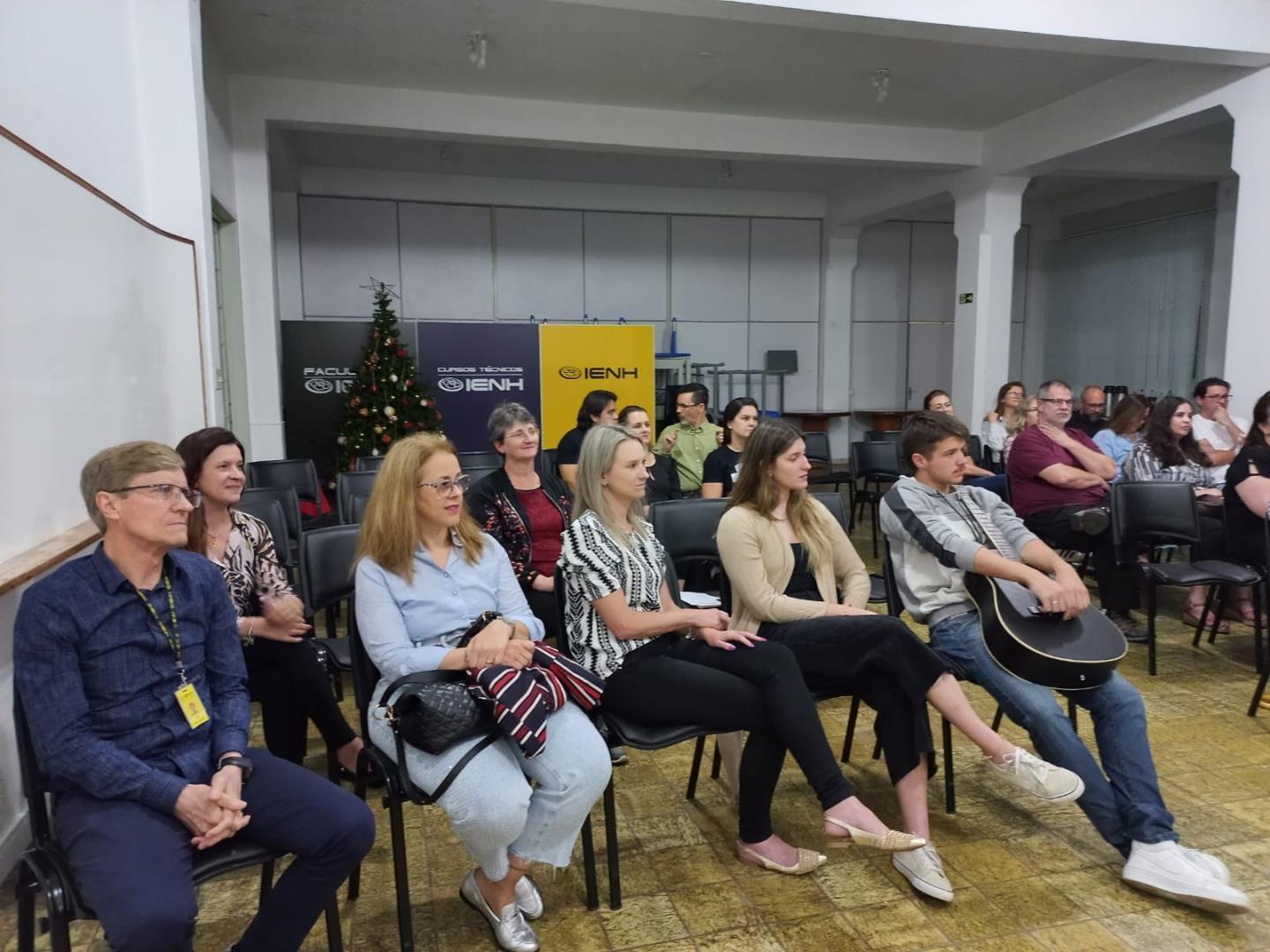 Reunião Festiva da APP com os pais representantes ocorre na IENH