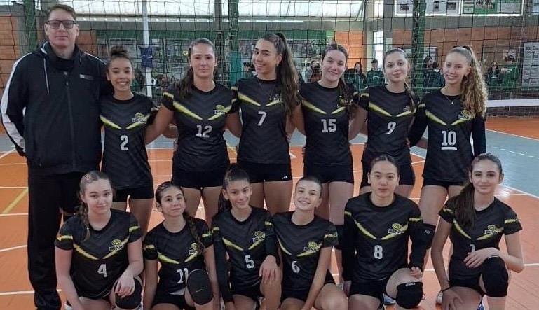 Semana de conquistas e classificações para o voleibol da IENH