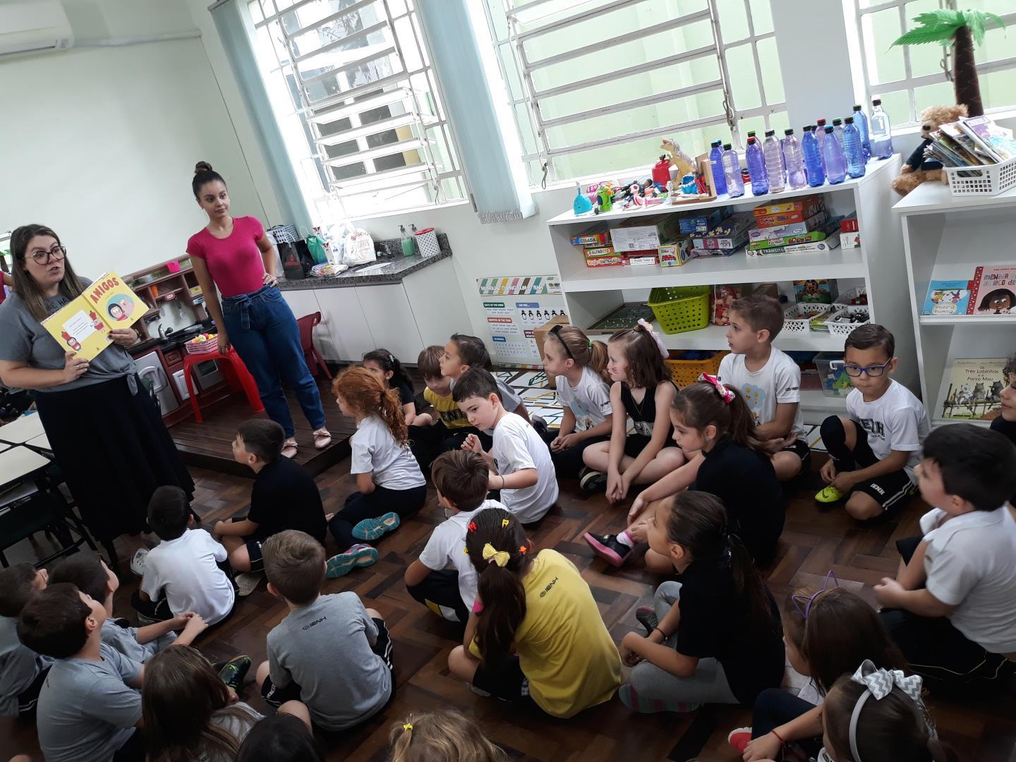 Tecnologia e literatura: alunos do Currículo Bilíngue exploram a plataforma Elefante Letrado  Tecnologia e literatura: alunos do Currículo Bilíngue exploram a plataforma Elefante Letrado