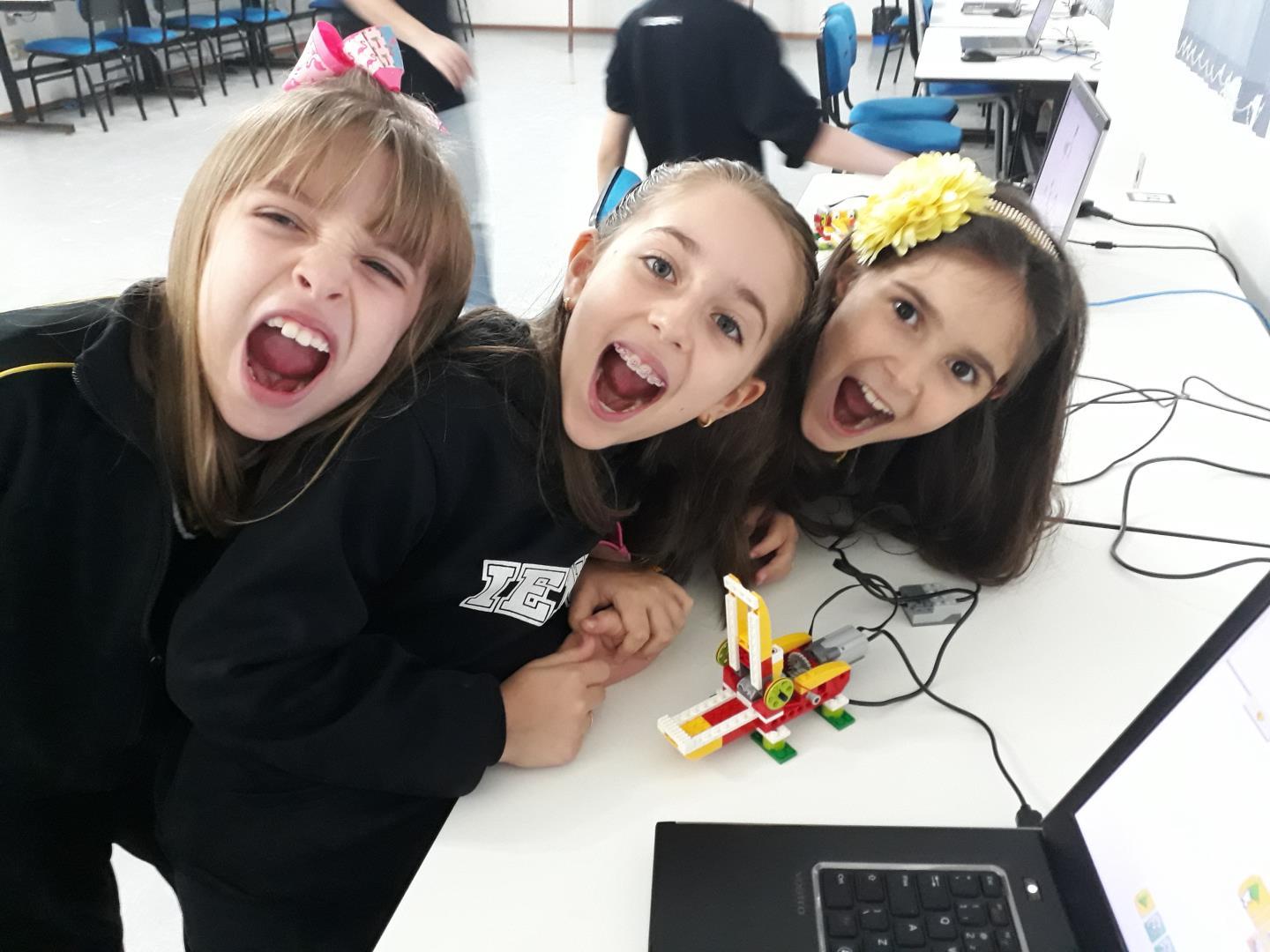 Tecnologia na sala de aula: alunos programam com Lego