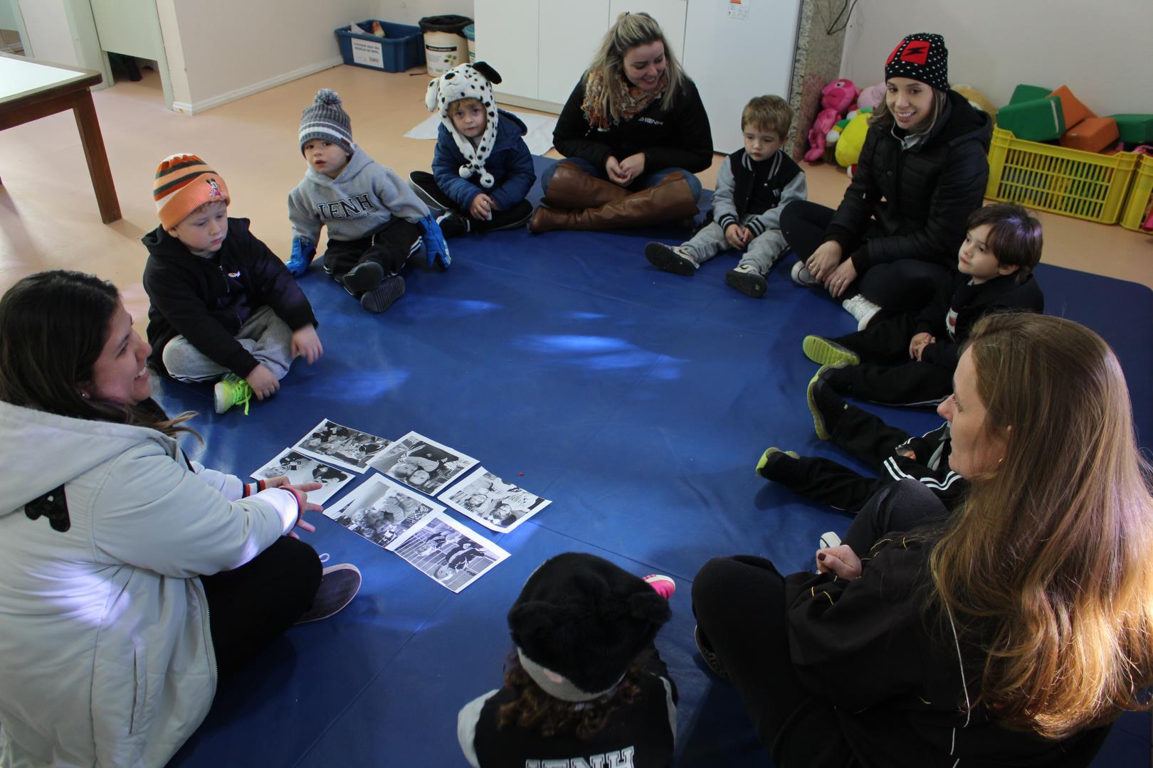 Vivência bilíngue e diversão na aula dos Níveis 2