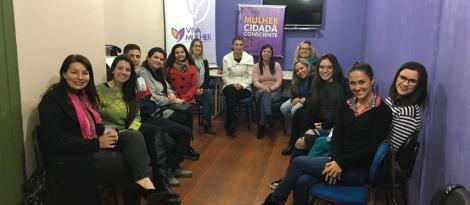 Acadêmicos de Psicologia da IENH participam de capacitação no Centro Viva Mulher