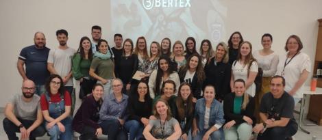 Acadêmicos do Curso de Psicologia visitam a Bertex