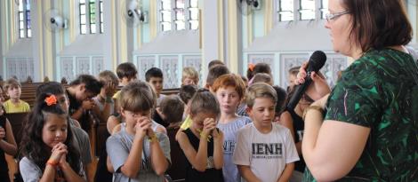 Alunos da Unidade Oswaldo Cruz participam da primeira meditação do ano na Igreja Ascensão Alunos da Unidade Oswaldo Cruz participam da primeira meditação do ano na Igreja Ascensão