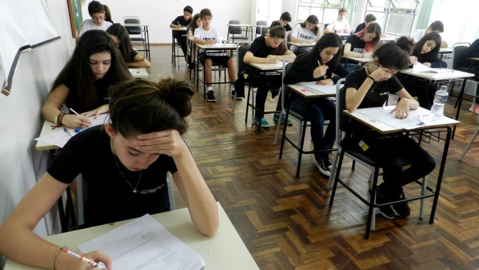 Alunos dos 8ºs anos realizam prova do PAS